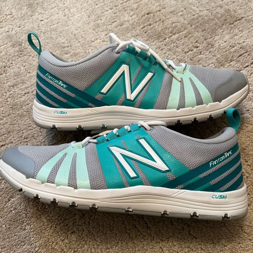 New Balance 811 Women’s Sneakers